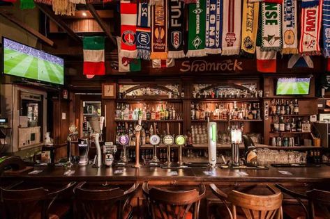 Vintage Sports Bar, Football Pub, Sports Restaurant, Sport Bar Design, Garden Pub, Sports Pub, Pub Interior, Bar Design Awards, Game Room Basement