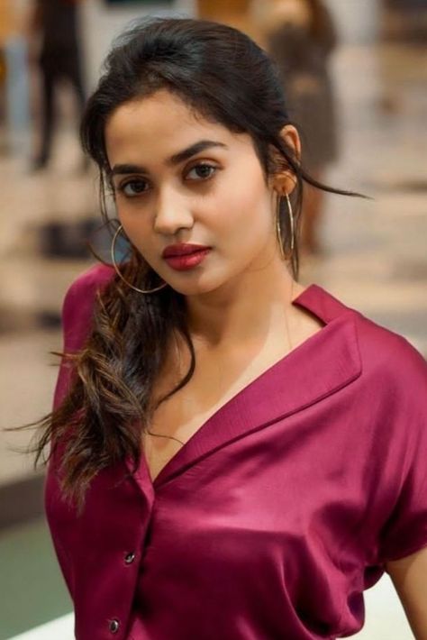 teju ashwini wallpaper Teju Ashwini, Tanya Ravichandran, Girl Crush Fashion, Beautiful Smile Women, Beautiful Smile, Desi Beauty, Red Dress, Most Beautiful