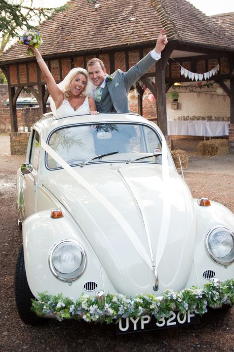 Car Wedding Decoration, Old Car Wedding, Decoration Ideas With Flowers, Volkswagen Wedding, Old Wedding Car, Vintage Car For Wedding, Vintage Car At Wedding, Vw Beetle Wedding Car, Volkswagen Beetle Wedding Car