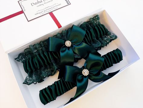 Hunter Green Wedding Garter Set, Hunter Bridal Garter, Garter Belt, Dark Green Garter Set, Leg Garter for Bride, Toss and Keepsake Set Make your wedding day even more special with this two piece bridal garter set. Using a tape measure, simply measure around your thigh in the spot where you will be wearing the garter (usually about 4" above  your knee). Use that measurement as a guide to select the correct size for your garter. Please measure your thigh carefully to select the correct size.  All Green Wedding Garter, Green Garter, Hunter Green Wedding, Dark Green Wedding, Forest Theme Wedding, Green Themed Wedding, Bridal Garters Set, Emerald Green Weddings, Leg Garter