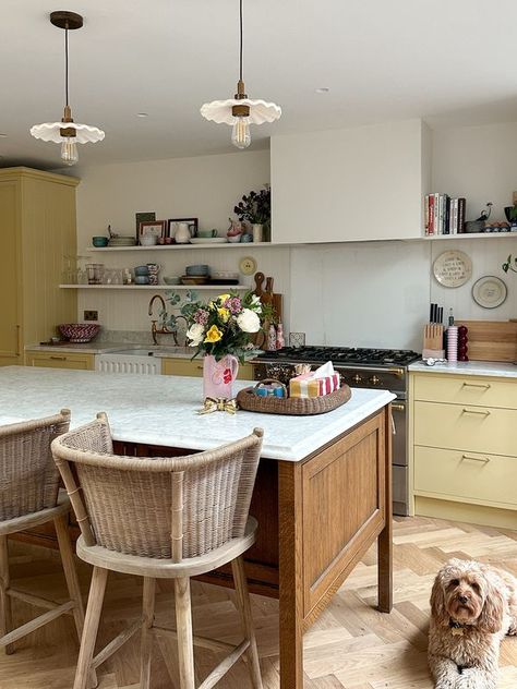 Farrow & Ball Farrow And Ball Hay Kitchen, Dusty Yellow, Wimborne White, Yellow Paint Colors, Oval Room Blue, Farrow And Ball, Kitchen Corner, Yellow Kitchen, Metal Kitchen