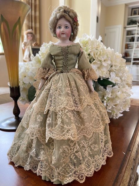 Antique 12" Petite French Fashion Doll with Painted Eyes, Marked:0 circa 1900s | eBay French Doll House, Petite Coats, Antique Porcelain Dolls, Antique Doll Dress, Painted Eyes, Silk And Lace, Lady Doll, Victorian Dolls, Half Dolls