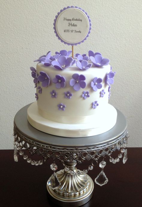 Purple flower cake made with marshmallow fondant. Purple Cake With Flowers, Purple Fondant Cake, Purple Flower Cake, Flowers Fondant, Purple Cake, Cake With Flowers, Birthday Things, Purple Cakes, Marshmallow Fondant