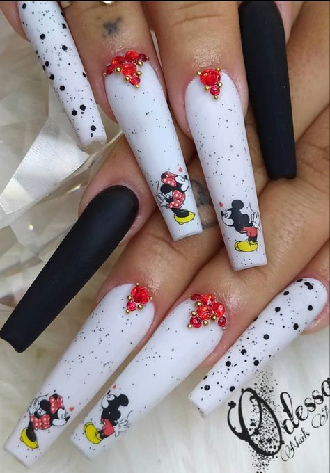 Aaliyah Nails, Mickey Mouse Acrylic Nails, Nails Inspiration Ballerina, Disneyland Nails, Mouse Nails, Disney Inspired Nails, Funky Nail Designs, Disney Acrylic Nails, Rainbow Nails Design