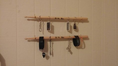 Drum Stick Storage Ideas, Instrument Hanging Ideas, Display Keychains, Drumstick Art, Drum Stick Display, Drumstick Display, Drum Kit Room Ideas, Drummer Bedroom, Band Room Ideas