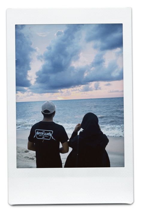 Date With Boyfriend Pictures Prank, Pose Boyfriend, Beach Date Aesthetic, Bird Silhouette Tattoos, Trippy Iphone Wallpaper, Dream Dates, Beach Date, Wallpaper Iphone Summer, Abstract Wallpaper Design