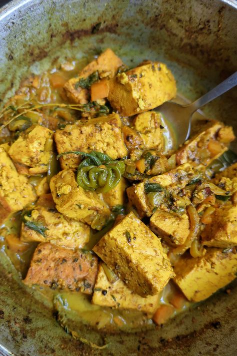 Jamaican Vegetable Curry, Vegan Jamaican Curry, Vegan Caribbean Food, Vegan Caribbean Recipes, Vegan Carribean Food, Caribbean Spices, Vegan Jamaican, Jamaican Recipe, Curry Tofu