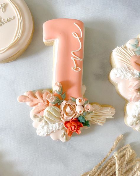 1st birthday girl She’s ONE of a kind birthday theme Boho birthday party Boho 1st Birthday Party Girl, Boho First Birthday Girl, Boho Toddler, Chic Birthday Party, Boho Birthday Party, 1st Birthday Girl, Chic Birthday, First Birthday Party Themes, Boho Birthday