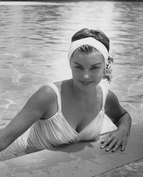 Esther Williams Esther Williams Movies, Ester Williams, Million Dollar Mermaid, Rhonda Fleming, Mitzi Gaynor, Esther Williams, Sandra Dee, Olympic Swimmers, Woman Movie