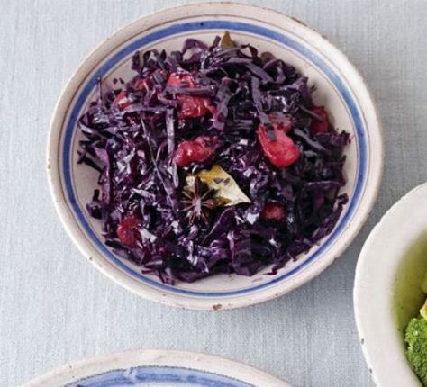 Slow cooker red cabbage Slow Cooker Red Cabbage, Cabbage With Apples, Cooked Red Cabbage, Red Cabbage With Apples, Red Cabbage Recipes, Braised Red Cabbage, Braised Cabbage, Christmas Meal, Cooked Cabbage