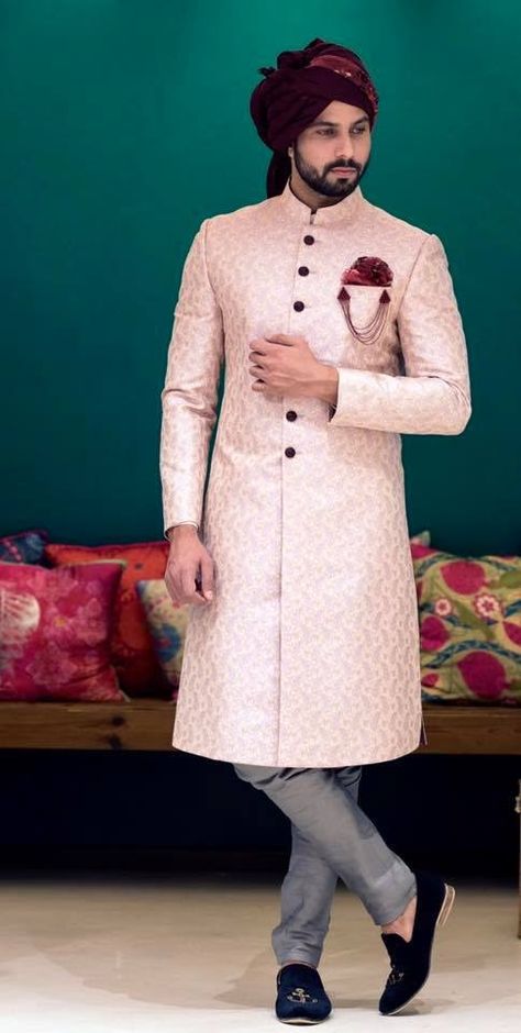 Jatin Malik, India Fashion Men, Single Poses, शादी की तस्वीरें, Mens Suit Style, Sherwani For Men Wedding, Groom Dress Men, Indian Wedding Poses, Mehendi Ceremony