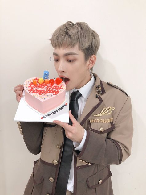 Ateez Twitter Happy Birthday HongJoong ♥♥♥ Ateez Birthday, Pirate Kids, Choi Jong-ho, Oh Captain My Captain, Kang Yeo-sang, Jeong Yun-ho, Song Min-gi, Hong Joong, Hongjoong Ateez