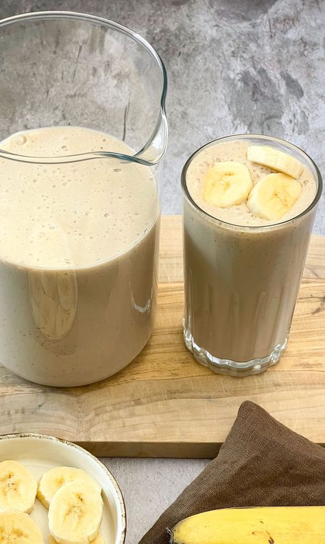 Banana Milk Banana Milk Aesthetic, Foods That Contain Zinc, Milk Aesthetic, Milk Diet, Pecan Milk, Milk Substitute, Unripe Banana, Pineapple Benefits, Banana Uses