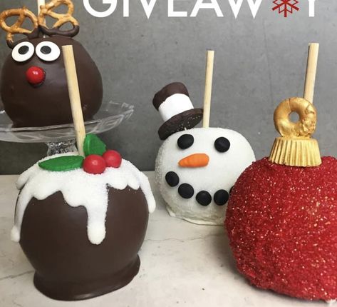 Football Candy Apples, Christmas Chocolate Apples, Thanksgiving Candy Apples, Christmas Caramel Apples, Christmas Candy Apples, Christmas Apples, Gourmet Candy Apples, Christmas Drinks Alcohol Recipes, Thanksgiving Candy