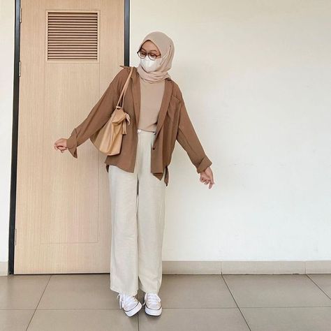 Brown Outfit Hijab, Earthtone Outfits, Mix And Match Outfits Hijab, Outfit Hijab Casual, Tutorial Hijab, Muslim Outfits Casual, Hijabi Fashion Casual, Style Hijab, Hijabi Outfits Casual