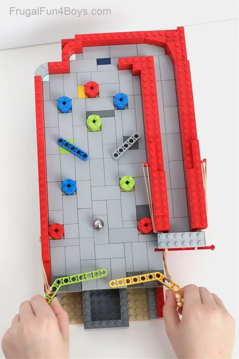 4h Lego Project Ideas, Lego Things To Build Easy, Lego Machines That Work For Kids, Lego Manual Storage, Lego Pinball Machine, Lego How To Build, Lego Ideas To Build Instructions, Lego Pinball, Easy Lego Builds