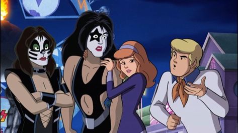 Starchild & Daphne were surprised while Fred was talking to Daphne. Starchild Kiss, Daphne And Fred, Fred Jones, Not Jealous, Kiss Music, Scooby Doo Pictures, Scooby Doo Images, Shaggy And Scooby, New Scooby Doo