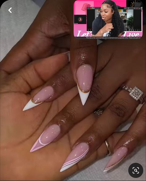 Stilleto Nails Designs, Gold Acrylic Nails, Pointy Nails, Acrylic Toe Nails, Pointed Nails, Stiletto Nails Designs, Dope Nail Designs, Short Square Acrylic Nails, Long Acrylic Nails Coffin