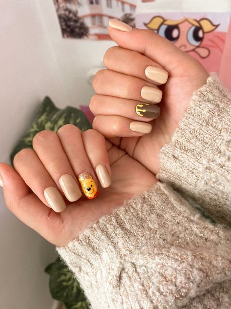 Winnie the pooh nail polish Winnie The Pooh Nail Designs Simple, Pooh Nails Disney, Winnie Nails Pooh Bear, Winnie Pooh Nails Art Designs, Winnie The Pooh Gel Nails, Short Winnie The Pooh Nails, Winnie The Pooh Nails Acrylic Short, Disney Nails Winnie The Pooh, Pooh Bear Nails Acrylic