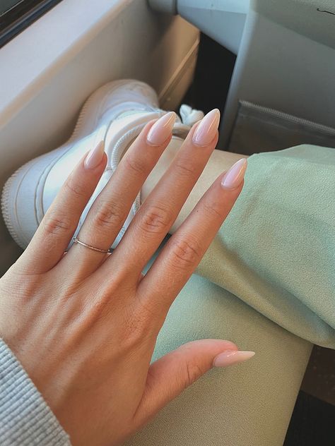 Hayley Bieber Nails, Hailey Bieber Nails, Bieber Nails, Bday Nails, Light Pink Nails, Art 2024, Shiny Nails, New Nail Art, Hailey Bieber