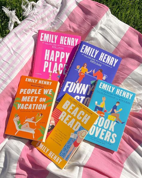 emily henry girlies rise ✨🫶🏻📖 listen, i have only read beach read and people we meet on vacation and this was three years ago when i was a little baby 19 year old and really didn’t understand the hype. now, as a 22 year old, born and raised michigander girly i REALLY want to understand the hype so i will be reading and rereading these books 🩷 i think one of my issues was that when i first read these i was in my ✨sports/college romance era✨ at the time so i was just forcing myself to read BR... Beach Reads 2020, Beach Wishlist, Beach Read Book, The Beach Read, People We Meet On Vacation, College Romance, Emily Henry, Beach Read, Good Romance Books