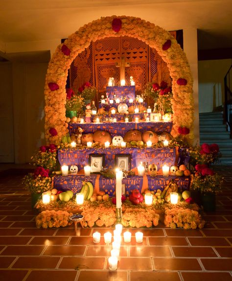 Dia De Muertos Altar Ideas, Dia De Los Muertos Party Ideas, Den Mrtvých, تاج محل, Day Of The Dead Diy, Dia De Los Muertos Decorations Ideas, Mexico Day Of The Dead, Day Of The Dead Party, Day Of The Dead Art