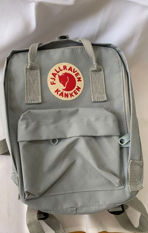 Fjallraven Kanken Backpack Mini, Kanken Backpack Mini, Mochila Fjallraven Kanken, Pretty Tote Bags, Backpack Fjallraven, Javon Walton, Fjällräven Kånken, Stylish School Bags, Aesthetic Backpack