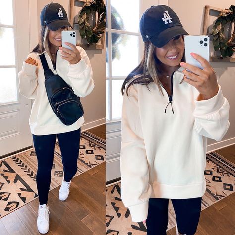 Women taking mirror selfie wearing a soft white pullover Smart Casual Outfits For Women, Sweatshirt Outfit Winter, Fall Sweatshirt Outfit, Saturday Outfit, Casual Outfits For Women, Pullovers Outfit, Winter Dress Outfits, Trending Fashion Outfits, Sweatshirt Outfit