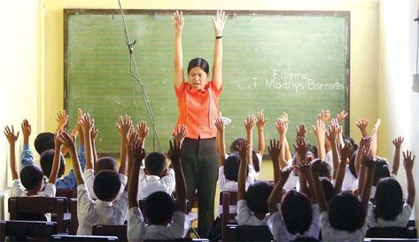 Photo from: http://gardenerofthoughts.blogspot.com/2017/10/what-filipino-teachers-need-part-1.html Teacher Teaching In Classroom Picture, Teachers Teaching In Classroom, Cash Indian, Money Images Cash Indian, Teacher Picture, Classroom Pictures, Showing Respect, Money Images, Izu