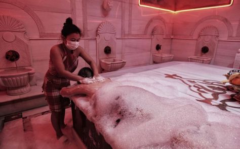 Turkish Baths Istanbul - How to Choose the Right Hammam Turkish Bath House, Turkish Hammam, Turkish Baths, Standing Shower, Istanbul Hotels, Ice Bath, Thermal Spa, Traditional Baths, Steam Bath