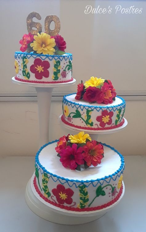 Fiesta Cake Ideas, Simple Mexican Theme Cake, Mexican Cake Ideas, Fiesta Theme Cake, Mexican Themed Cakes, Mexican Fiesta Cake, Mexican Wedding Decorations, Mexican Cake, Quince Cake