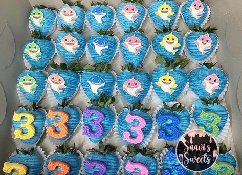 Instagram - Saavissweets Baby Shark Rice Crispy Treats, Baby Shark Treats, Shark Treats, Shark Birthday Cakes, Shark Themed Party, Chocolate Covered Strawberries Bouquet, Strawberry Shortcake Birthday, Shark Themed Birthday Party, Baby Shark Doo Doo