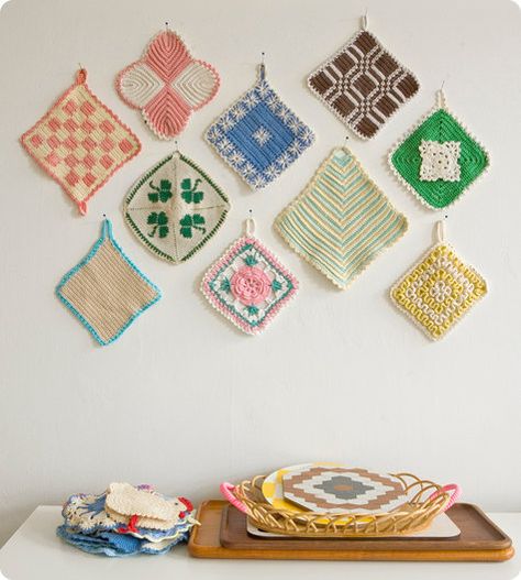 Vintage Potholders, Crochet Cake, Quilted Potholders, Potholder Patterns, Mode Crochet, Crochet Potholders, Crochet Kitchen, Crochet Diy, Design Sponge