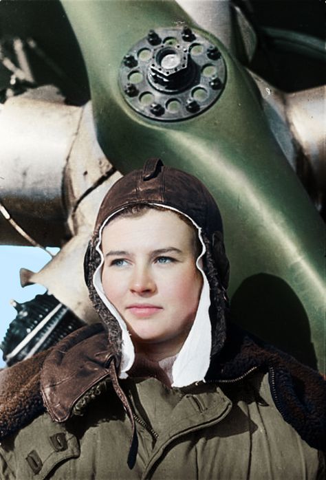 Colorized History, Russian Female, Female Pilots, Night Witches, Female Pilot, Woman In Red, Soviet Army, Female Hero, Vintage Aviation