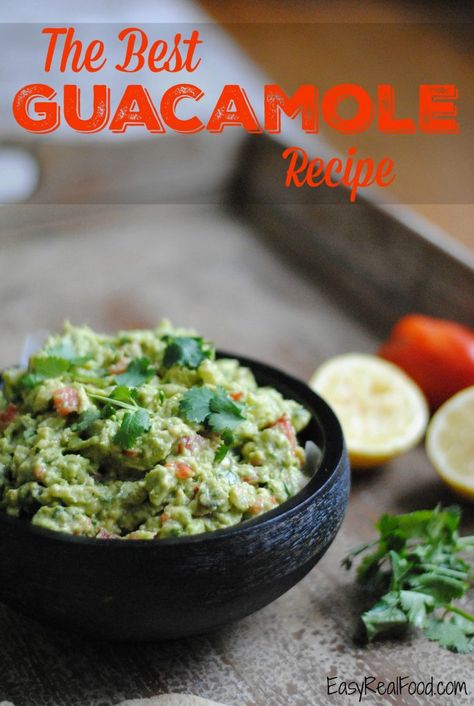 The best guacamole recipe that has chunks of onion, tomato and cilantro folded in Gucomole Recipe, Best Guacamole, Avocado Dessert, Best Guacamole Recipe, Nutrition Chart, Fresh Guacamole, Avocado Salat, Pan Seared Salmon, Guacamole Recipe