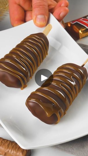 ¡La mejor forma de disfrutar de tu chocolate favorito! 🤩 ❤️ 🍫 #paletadetwix #chocolatehelado #riquísimo | Riquísimo | Riquísimo · Original audio Audio, The Originals