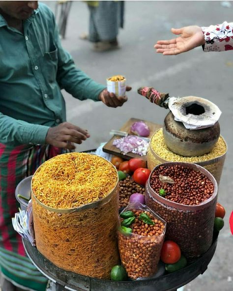 Indian Streets Illustration, Bangladesh Street Food, Bangladeshi Food Photography, Bangladeshi Culture Aesthetic, Bengali Culture Photography, Bangladeshi Illustration, Bangladeshi Street Food, Bengali Culture Aesthetic, Bangladeshi Aesthetic