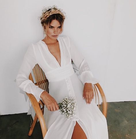 Stone Cold Fox Robes Glamour, Cheap Wedding Dresses, Affordable Wedding Dresses, Bohemian Bride, Modest Wedding, Wedding Boho, Gorgeous Wedding Dress, Bride Style, Cheap Wedding