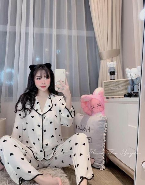 Korean Night Suit, Korean Girl Style, Cute Pyjamas, Girls Night Dress, Night Wear Dress, Night Suit For Women, Pajama Fashion, Sleepwear Fashion, Long Kurti Designs