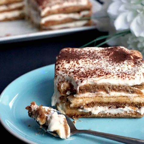 Tiramisu Recipe Without Eggs, Easy Tiramisu, Easy Tiramisu Recipe, Eclair Cake, Italian Dessert, Tiramisu Cake, Tiramisu Recipe, Köstliche Desserts, Quick Desserts