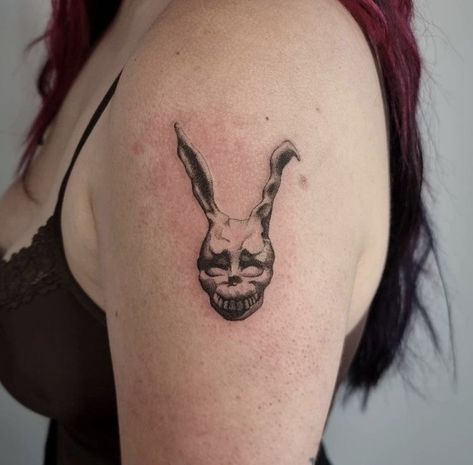 Donnie Darko Tattoo, Tattoos Colorful, Funky Tattoos, Bunny Tattoos, Movie Tattoos, Rabbit Tattoos, Red Ink Tattoos, Spooky Tattoos, Donnie Darko