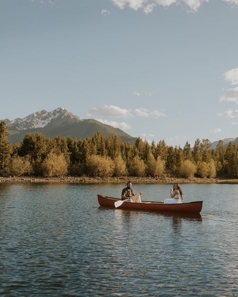 Sometimes I still pinch myself that I get to live and shoot in such a breathtaking state 🌞 Ahmad and Neusha came to me with the idea of taking a canoe out for an adventure in the mountains. This spoke so deeply to my heart being from Minnesota! The air was crisp and the lake mirrored the sky. Everything about the evening was perfectly romantic 🫶🏻 Canoe Date Aesthetic, Canoeing Aesthetic, Canoe Photoshoot, Canoe Pictures, 30 Before 30, Elsie Silver, Silver Aesthetic, Wild Eyes, Lake Photography