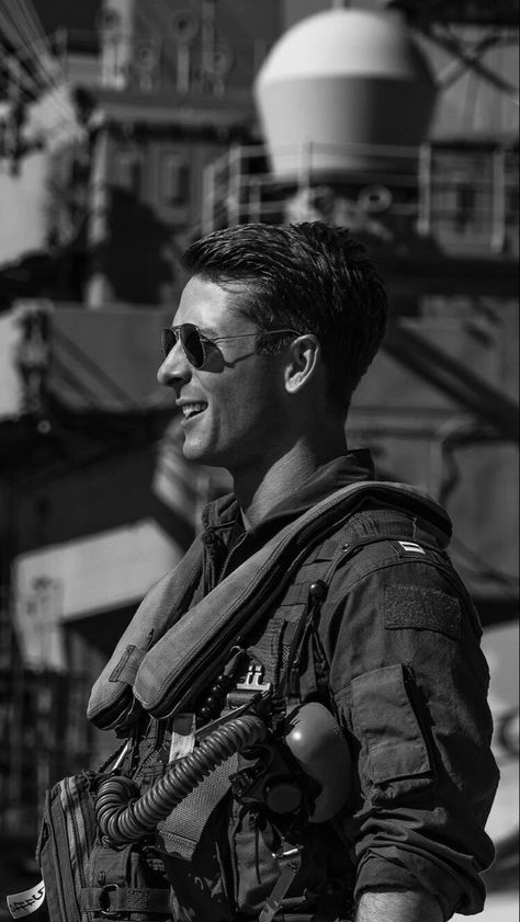 #topgun #wallpaper #aesthetic #maverick #rooster #blackandwhite Miles Teller Aesthetic Wallpaper, Glenn Powell Topgun, Topgun Aesthetics, Glen Powell Wallpaper Aesthetic, Glenn Powell Wallpaper, Topgun Maverick Hangman, Topgun Maverick Aesthetic, Tom Cruise Wallpaper Aesthetic, Topgun Aesthetic