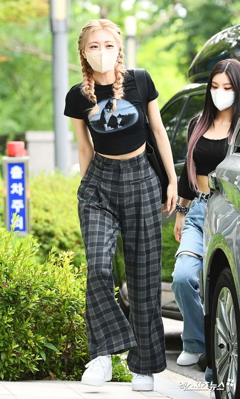 July 19, 2022 ITZY Yuna - MBC ‘Kim Shin Young’s Noon Song of Hope’ Commute 2022 Street Fashion, Hope Song, Itzy Yuna, Yuna Itzy, Holy Moly, Girl Celebrities, Celebrity Outfits, Kpop Outfits