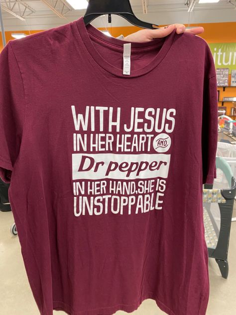 saw this at the thrift store and knew it belonged on pinterest right away Funny Thrift Store Shirts, Bad Tshirts Funny, Weird Thrift Store Shirts, Specific Tshirts, Thrift Store Shirts, Cursed Shirts, Specific Shirts, Funky Shirt, Jesus Meme