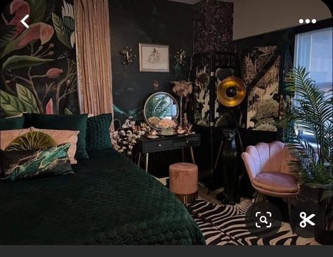 Pink Townhouse, Maximalist Bedroom Decor, Gangster Paradise, Decoration Living Room Ideas, Beautiful Living Room Ideas, Tongue Emoji, Maximalist Bedroom, Bedroom Stuff, Dark Home Decor