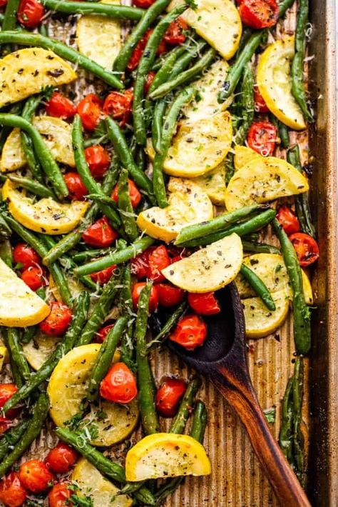 Pan Green Beans, Baked Green Beans, Sauteed Green Beans, Roasted Potato Recipes, Roasted Vegetable Recipes, Roasted Green Beans, Green Beans And Tomatoes, Roasted Cherry Tomatoes, Roasted Squash