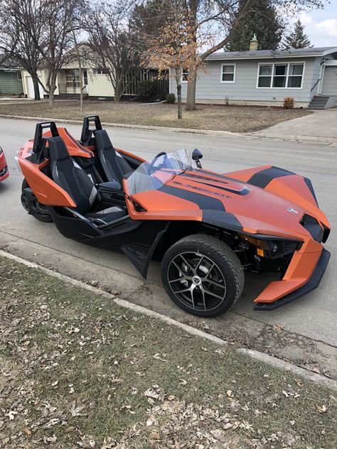 Hubbys new toy! 2018 Polaris Slingshot!! Polaris Slingshot Car, Slingshot Car, Three Wheeled Car, Polaris Slingshot, Can Am Spyder, New Toys, Car Model, Old School, Dream Cars