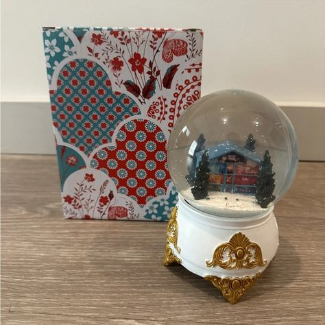 RARE Taylor Swift Original Lover Snow Globe Lover Snow Globe, Taylor Swift Snow, Rare Taylor Swift, Lover House, Lover Taylor Swift, Lover Taylor, White Snow, My Money, Snow Globe