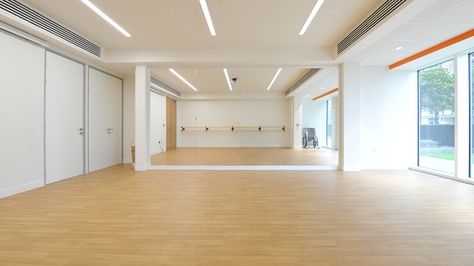 Muir-Warden Studio Ruang Dance, Dance Studio Ideas, Home Ballet Studio, Dance Practice Room, Dance Studio Design, Photography Studio Spaces, Dance Studio Decor, Home Dance Studio, Practice Room